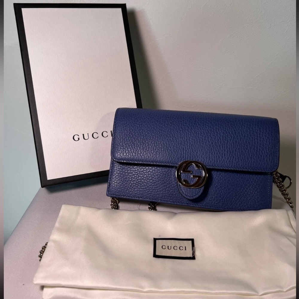 Gucci Crossbody Wallet in Caspian Blue!